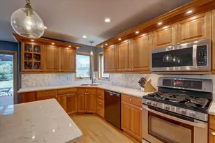 9514 Hill Creek Dr, Madison, WI 53593 - Photo 8