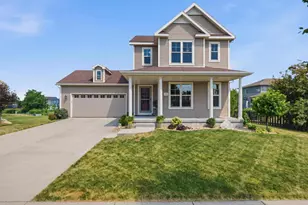 379 Whitetail Dr, Sun Prairie, WI 53590 - Photo 1