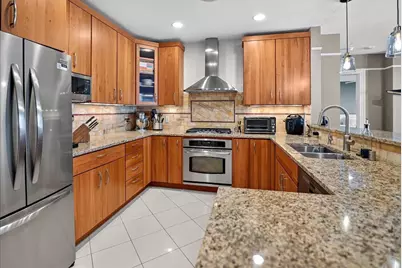 100 Wisconsin Avenue #805, Madison, WI 53703 - Photo 8
