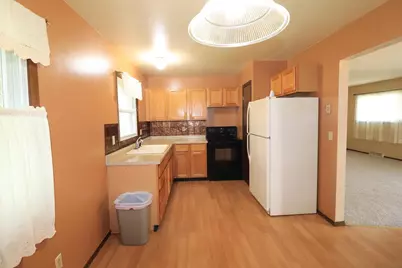 2804 Sherwood Drive, Janesville, WI 53545 - Photo 4