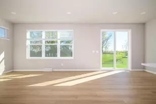 2509 Clover Pt Dr, Fitchburg, WI 53711 - Photo 8