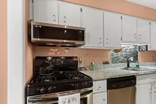 20 Whitcomb Cir, Madison, WI 53711 - Photo 8