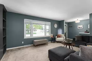 345 Beechwood Dr, Janesville, WI 53548 - Photo 6