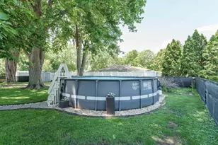 345 Beechwood Dr, Janesville, WI 53548 - Photo 32