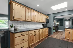 345 Beechwood Dr, Janesville, WI 53548 - Photo 8