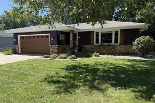 345 Beechwood Dr, Janesville, WI 53548 - Photo 1