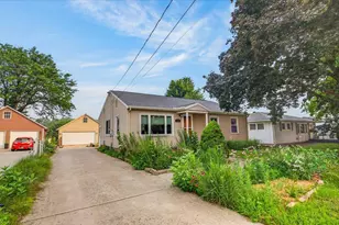 3814 Ridgeway Ave, Madison, WI 53704 - Photo 2