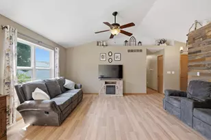 1365 Savannah Woods Dr, Edgerton, WI 53534 - Photo 6