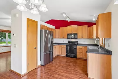 2421 Renaissance Drive, Fitchburg, WI 53711 - Photo 14