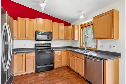 2421 Renaissance Drive, Fitchburg, WI 53711 - Photo 16
