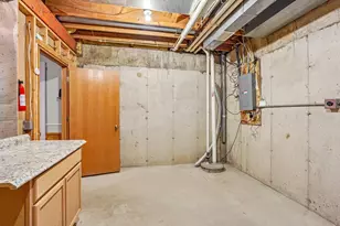 2421 Renaissance Dr, Fitchburg, WI 53711 - Photo 38