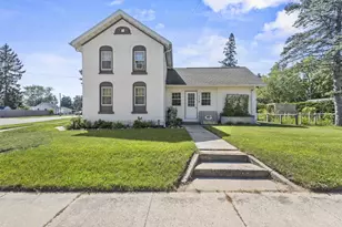 119 S Main St, Pardeeville, WI 53954 - Photo 2