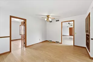 5140 Irish Ln, Fitchburg, WI 53711 - Photo 6