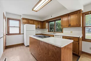 5140 Irish Ln, Fitchburg, WI 53711 - Photo 8