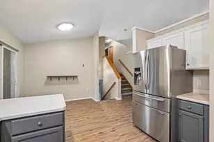 6249 Adobe Way, Madison, WI 53719 - Photo 4