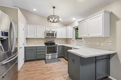 6249 Adobe Way, Madison, WI 53719 - Photo 2