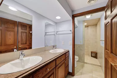1233 E Johnson Street, Madison, WI 53703 - Photo 48