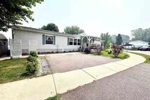 904 Moore St, Baraboo, WI 53913 - Photo 2