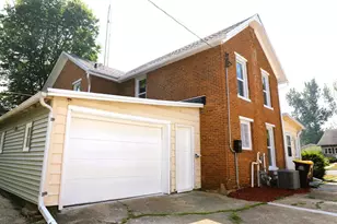 102 E High St, Orangeville, IL 61060 - Photo 6