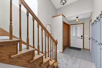 644 Granite Way, Sun Prairie, WI 53590 - Photo 2