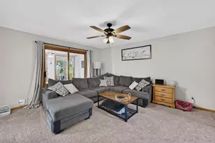 644 Granite Way, Sun Prairie, WI 53590 - Photo 6