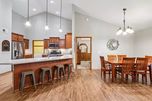 6398 Everest Dr, Madison, WI 53719 - Photo 10