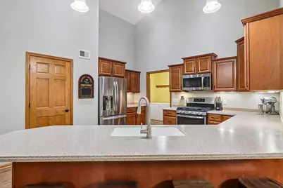 6398 Everest Drive, Madison, WI 53719 - Photo 12