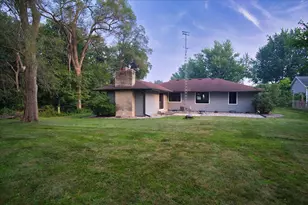 214 Breezy Point Dr, Pardeeville, WI 53954 - Photo 34