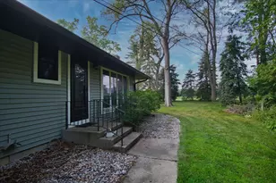 214 Breezy Point Dr, Pardeeville, WI 53954 - Photo 36