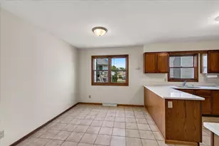 1 Georgetown Dr, Madison, WI 53719 - Photo 4
