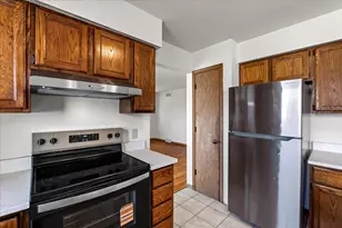 1 Georgetown Dr, Madison, WI 53719 - Photo 12