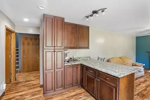 903 N Division St, Waunakee, WI 53597 - Photo 14