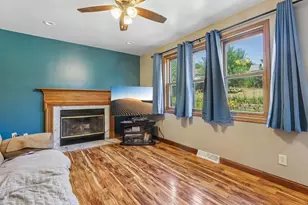 903 N Division St, Waunakee, WI 53597 - Photo 16
