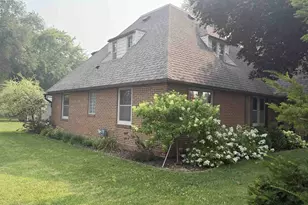 105 E Chestnut St, Pardeeville, WI 53954 - Photo 4