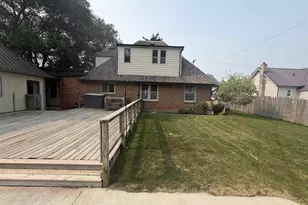 105 E Chestnut St, Pardeeville, WI 53954 - Photo 6