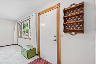 2209 Prairie Rd, Madison, WI 53711 - Photo 4