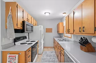 2209 Prairie Rd, Madison, WI 53711 - Photo 14