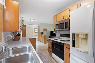 2209 Prairie Rd, Madison, WI 53711 - Photo 12