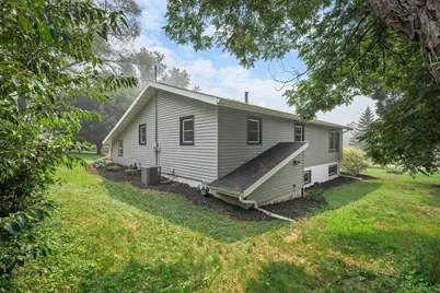W8372 Crawford Road, Portage, WI 53901 - Photo 4