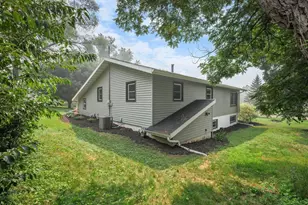 W8372 Crawford Rd, Portage, WI 53901 - Photo 4