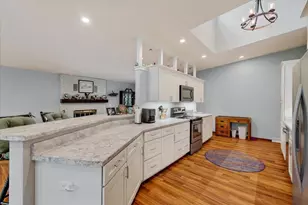 10671 W Oak Ridge Rd, Janesville, WI 53536 - Photo 8