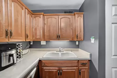 6100 W Stonehedge Drive #209, Greenfield, WI 53220 - Photo 14