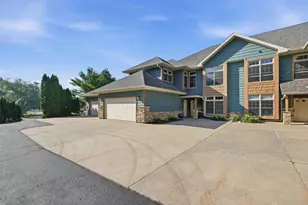 40 Illinois Ave, Wisconsin Dells, WI 53965 - Photo 4