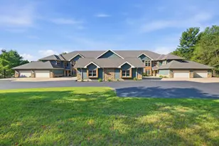 40 Illinois Ave, Wisconsin Dells, WI 53965 - Photo 4