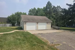 714 Ridge St, Mineral Point, WI 53565 - Photo 2