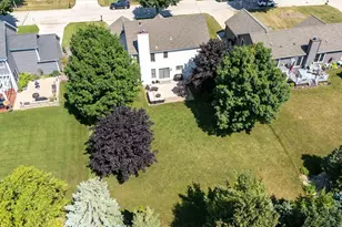 8819 W Whispering Oaks Ct, Franklin, WI 53132 - Photo 50