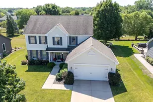8819 W Whispering Oaks Ct, Franklin, WI 53132 - Photo 2