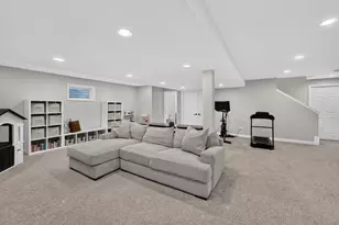 8819 W Whispering Oaks Ct, Franklin, WI 53132 - Photo 40