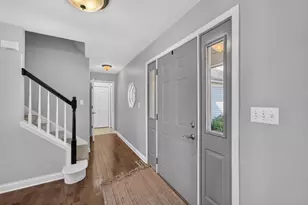 8819 W Whispering Oaks Ct, Franklin, WI 53132 - Photo 6