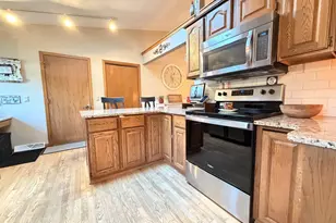 3703 Skyview Dr, Janesville, WI 53546 - Photo 4